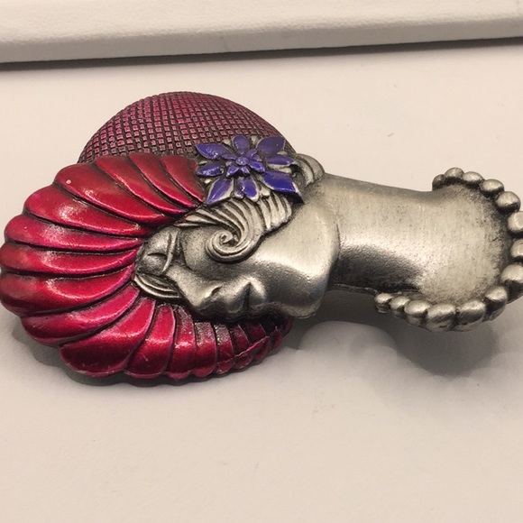 Vintage JJ woman brooch - Picture 2 of 3